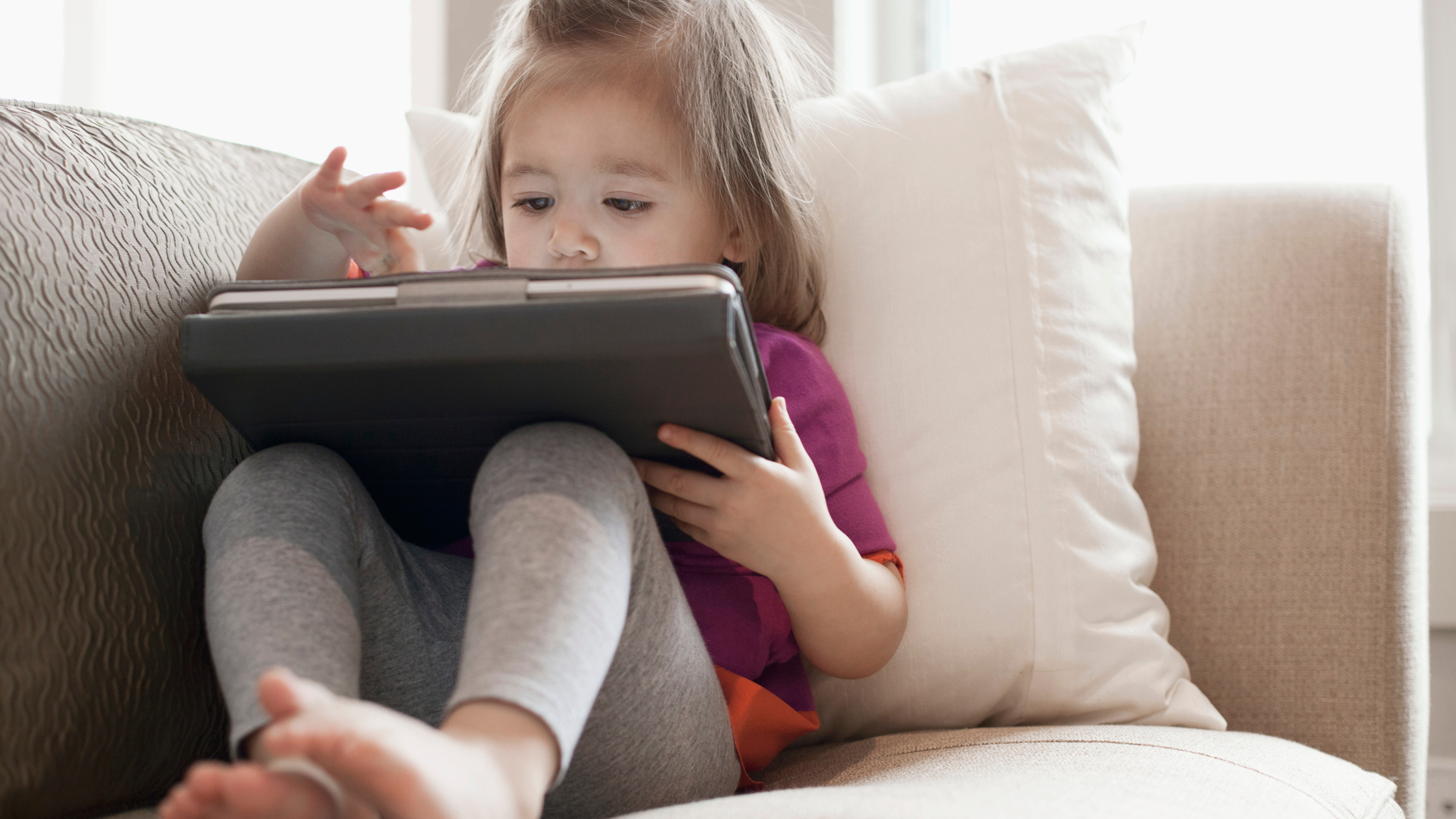 Screen Time_ Guidelines for Infants and Toddlers - MHA Blog Featured IMG